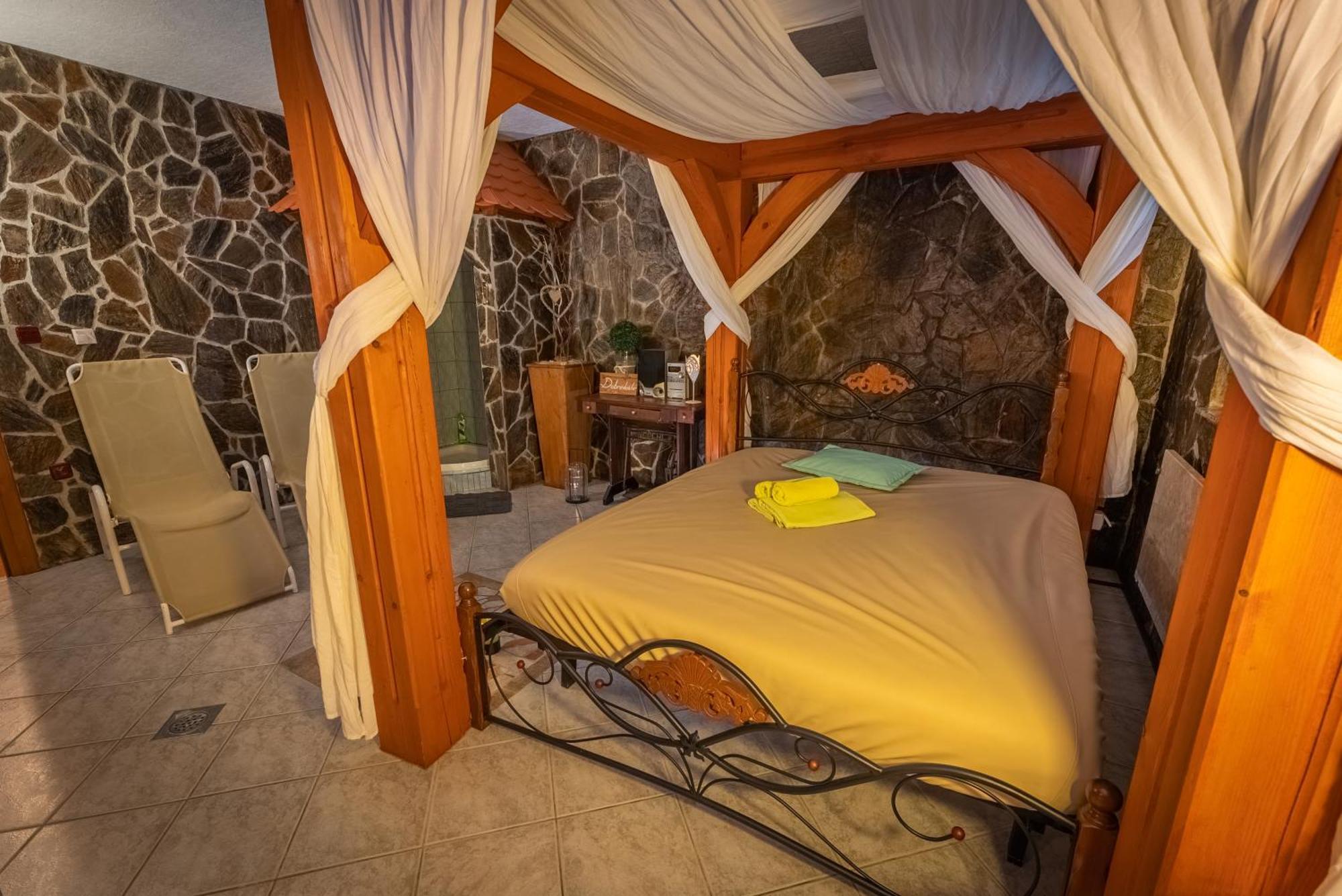 Korosec Apartments And Wellness Centre Мозирье Экстерьер фото