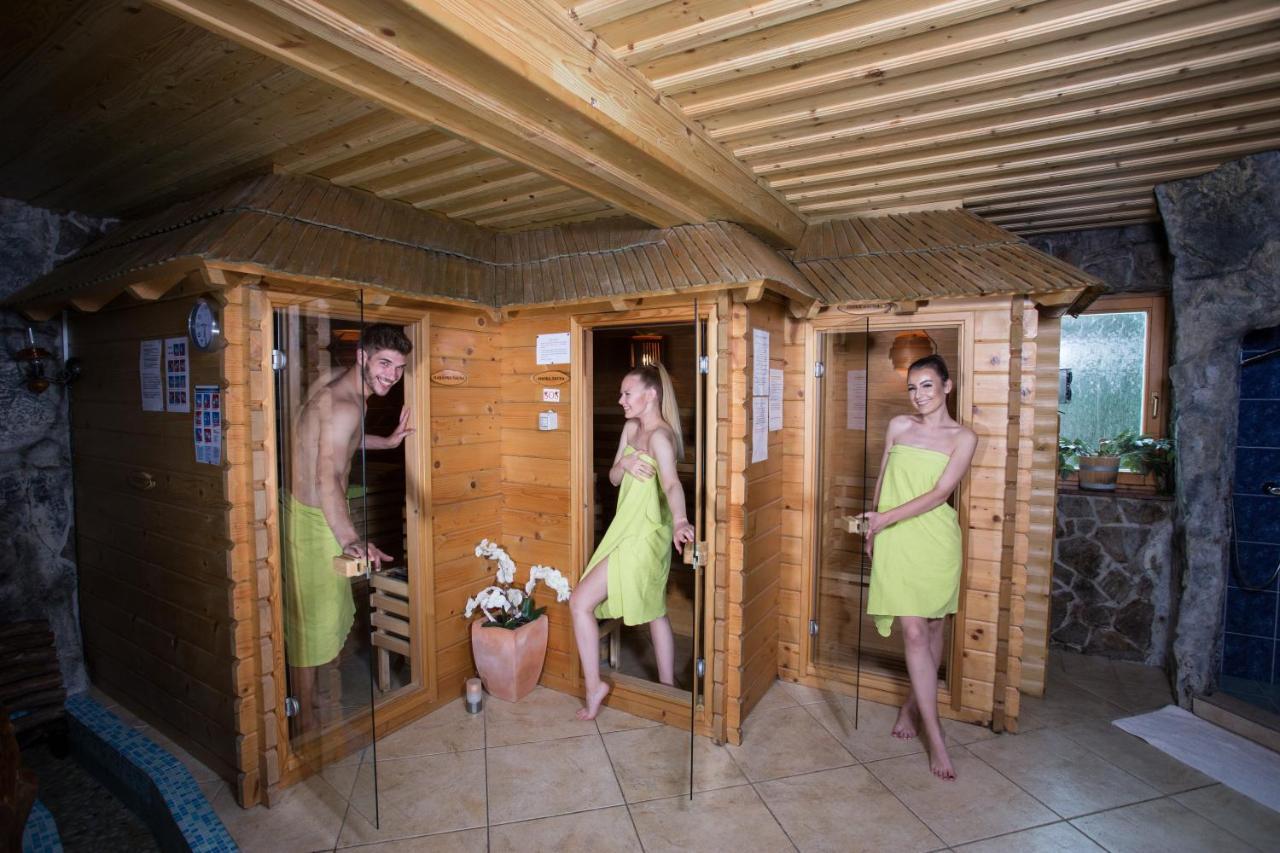 Korosec Apartments And Wellness Centre Мозирье Экстерьер фото